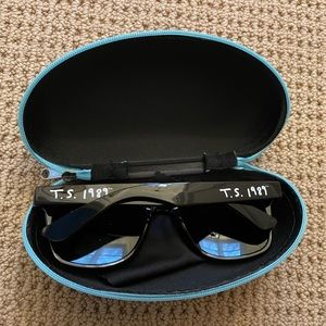TAYLOR SWIFT 1989 era sunglasses NEVER WORN